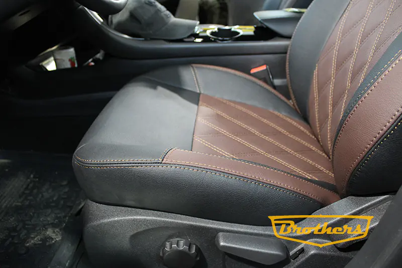 Чехлы на Ford Mondeo 5 Titanium, серии "Aurora" - коричневая строчка, ромбы, шоколадные вставки