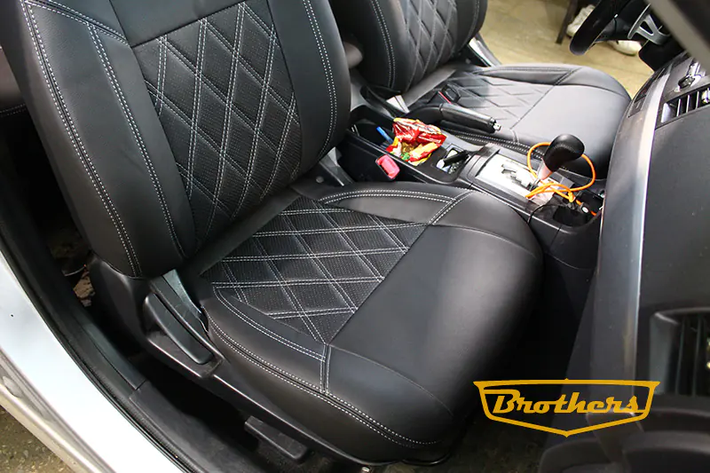 Чехлы на Mitsubishi Lancer X, серии "Premium" - серая строчка, ромбы
