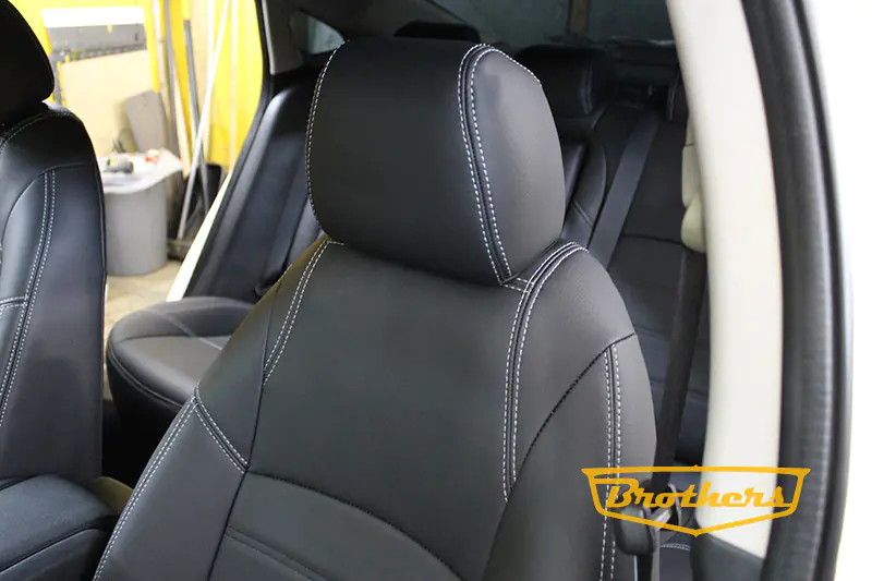 Чехлы на сидения Honda Civic 10 серии "Premium" (гладкий центр) - серая строчка
