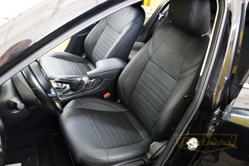 Чехлы на Mazda 3 (BM) рестайлинг, серии "Premium" - черная строчка