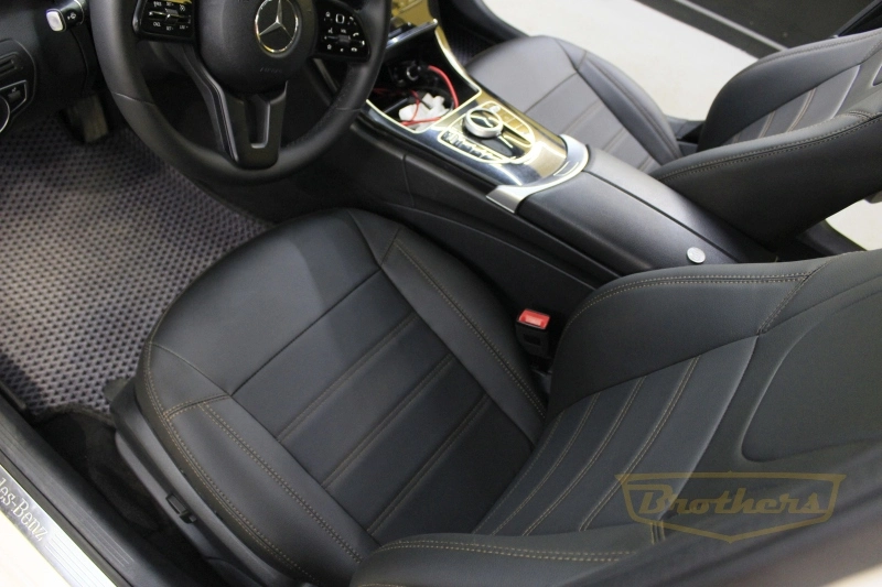 Чехлы на Mercedes-Benz C-Класс IV (W205) Рестайлинг серии "Premium" - коричневая строчка, гладкий центр