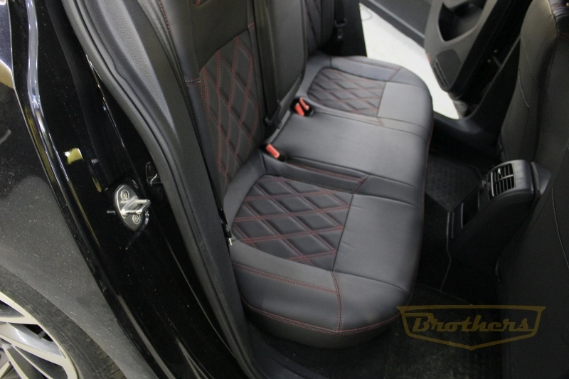 Чехлы на Volkswagen Jetta 6, (Comfort Line) серии "Premium" - красная строчка, ромбы