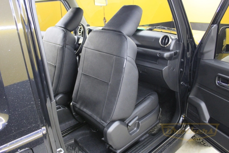 Чехлы на Suzuki Jimny 4 (3 двери) серии "Aurora" - черная строчка