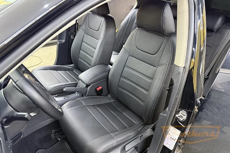 Чехлы на Volkswagen Jetta 5 (Trend Line), серии "Premium" - серая строчка