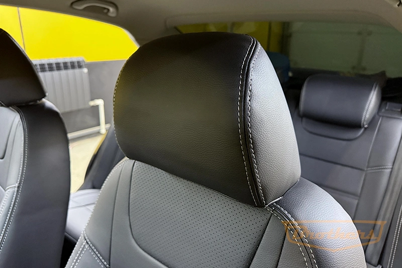 Чехлы на Volkswagen Jetta 5 (Trend Line), серии "Premium" - серая строчка