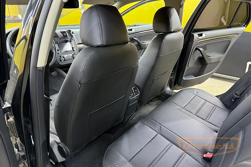 Чехлы на Volkswagen Jetta 5 (Trend Line), серии "Premium" - серая строчка