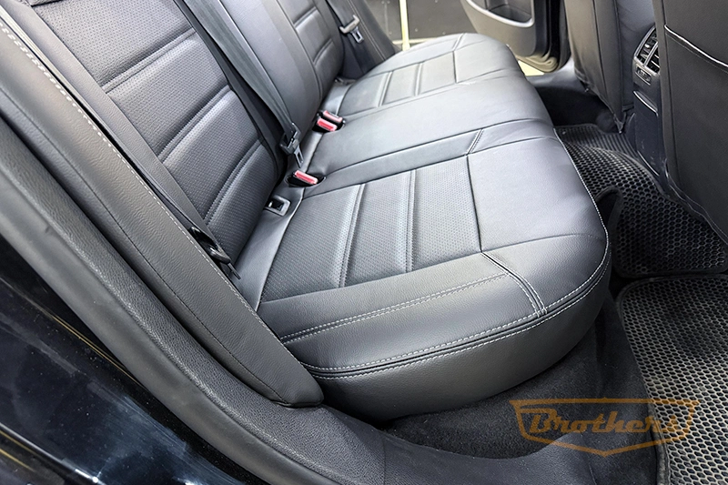 Чехлы на Volkswagen Jetta 5 (Trend Line), серии "Premium" - серая строчка