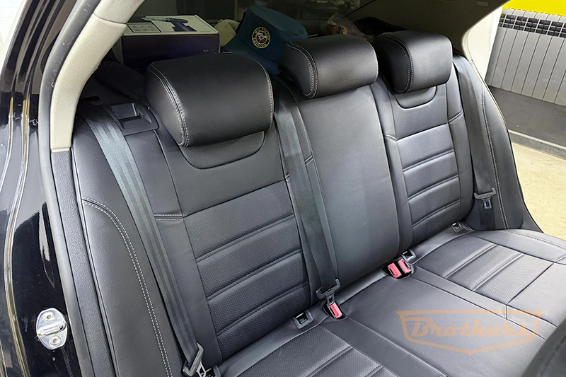 Чехлы на Volkswagen Jetta 5 (Trend Line), серии "Premium" - серая строчка