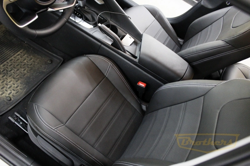Чехлы для Hyundai Elantra 7 (CN7 седан) серии "Premium" - серая строчка