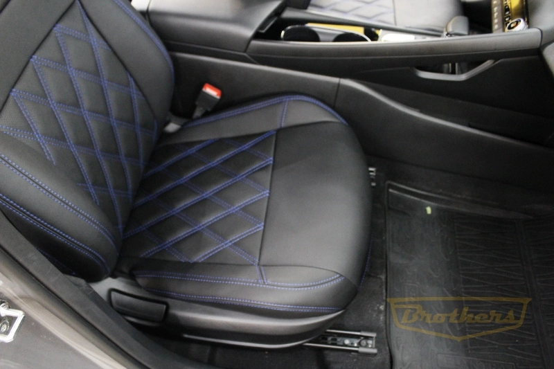 Чехлы для Hyundai Elantra 7 (CN7 седан) серии "Aurora" - синяя строчка, ромбы