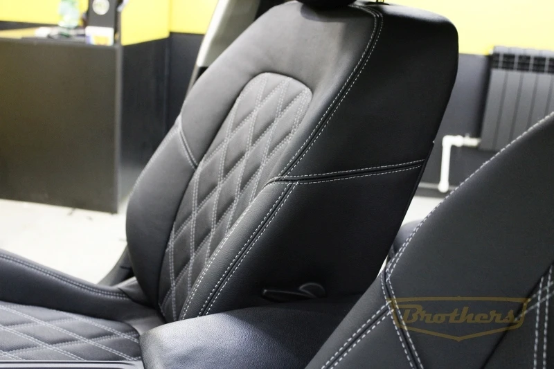 Чехлы на Renault Talisman (Универсал) серии "Aurora" - серая строчка, ромбы