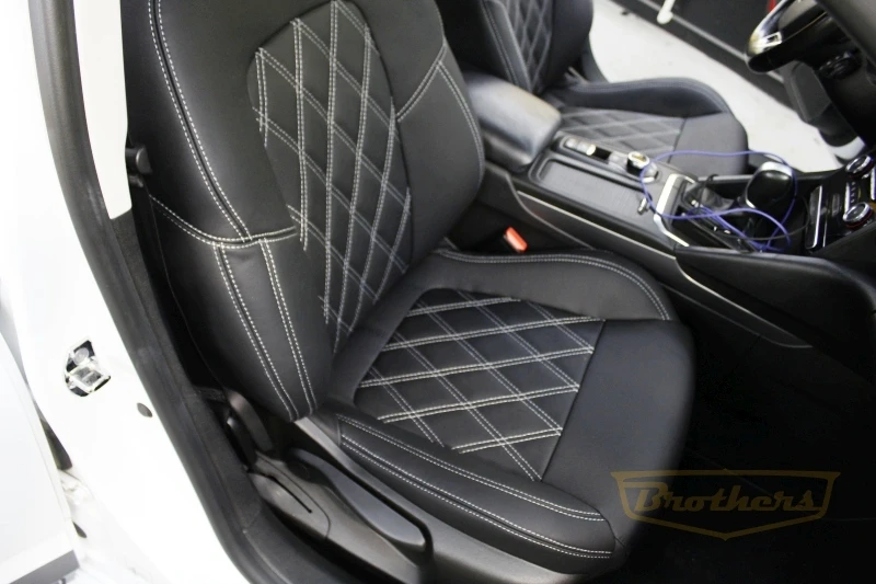 Чехлы на Renault Talisman (Универсал) серии "Aurora" - серая строчка, ромбы