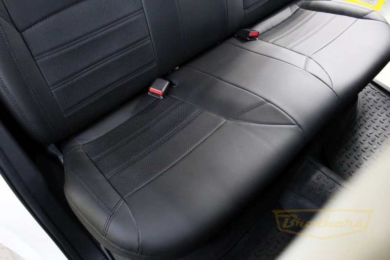 Чехлы для Mitsubishi L200 V, рестайлинг серии "Premium" - черная строчка