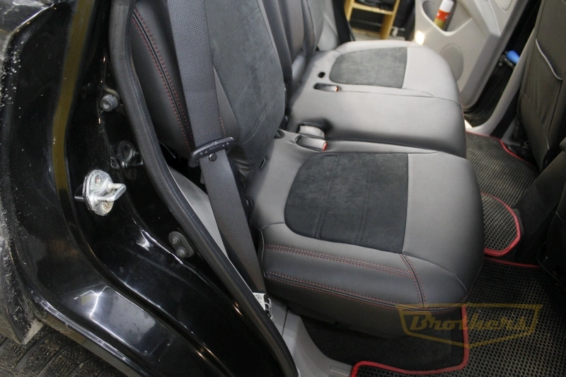 Чехлы на Mitsubishi Pajero Sport 2, 2008 - 2013 серии "Alcantara" - красная строчка