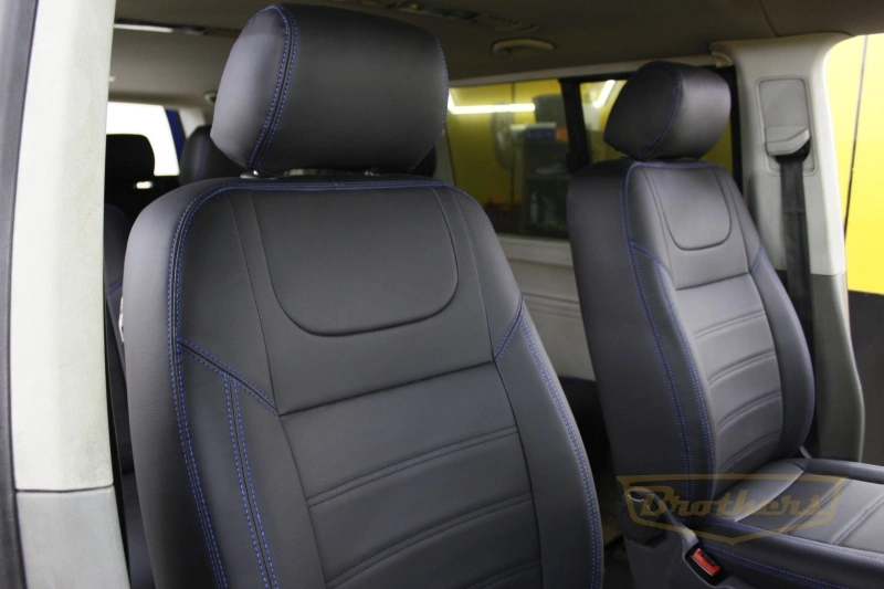 Чехлы для Volkswagen Caravelle T5 8 мест (2009 - 2015) серии "Premium" - синяя строчка