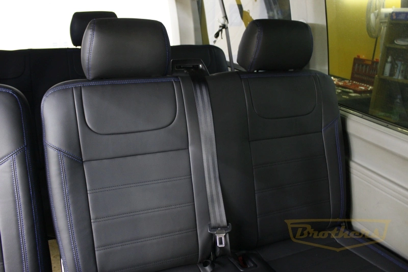 Чехлы для Volkswagen Caravelle T5 8 мест (2009 - 2015) серии "Premium" - синяя строчка