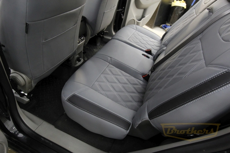 Чехлы на Chevrolet Orlando, серии "Premium" (серые) - серая строчка, ромбы, черные лепестки