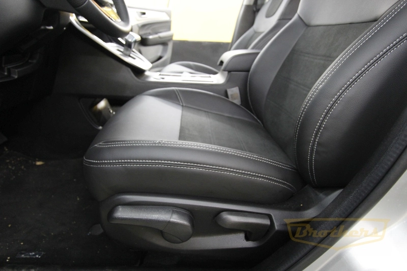 Чехлы на сидения Haval M6 II серии "Alcantara" - серая строчка