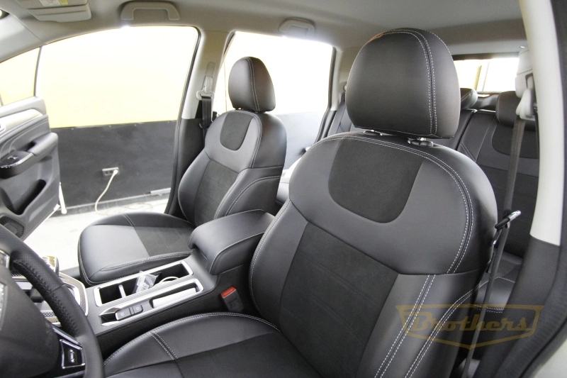 Чехлы на сидения Haval M6 II серии "Alcantara" - серая строчка