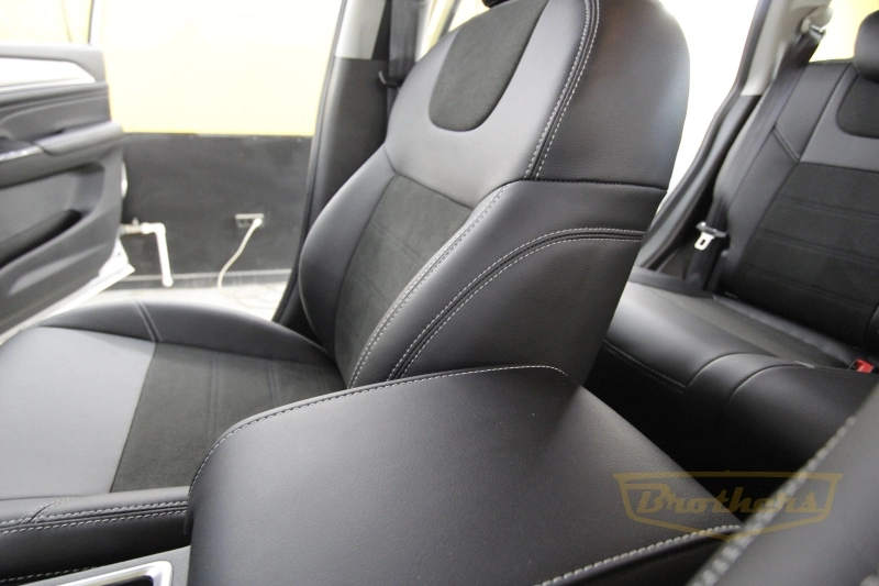 Чехлы на сидения Haval M6 II серии "Alcantara" - серая строчка