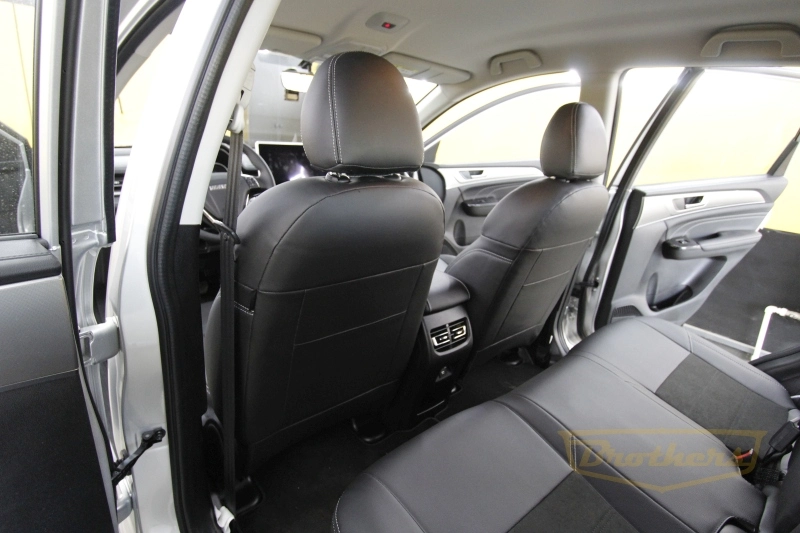 Чехлы на сидения Haval M6 II серии "Alcantara" - серая строчка