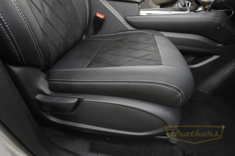 Чехлы для сидений Nissan Murano (Z52) серии "Aurora" - серая строчка, ромбы, центральная вставка алькантара