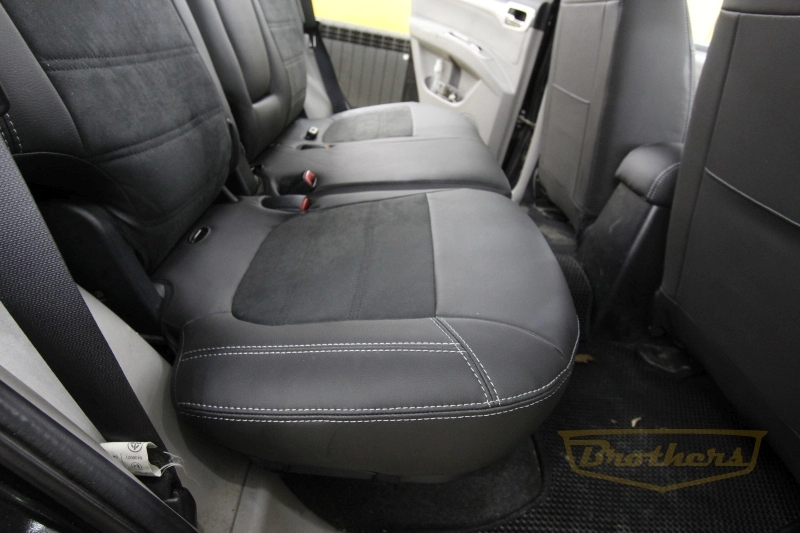 Чехлы на Mitsubishi Pajero Sport 2 (Intence), 2008 - 2013 серии "Alcantara" - серая строчка, продление передних сидений