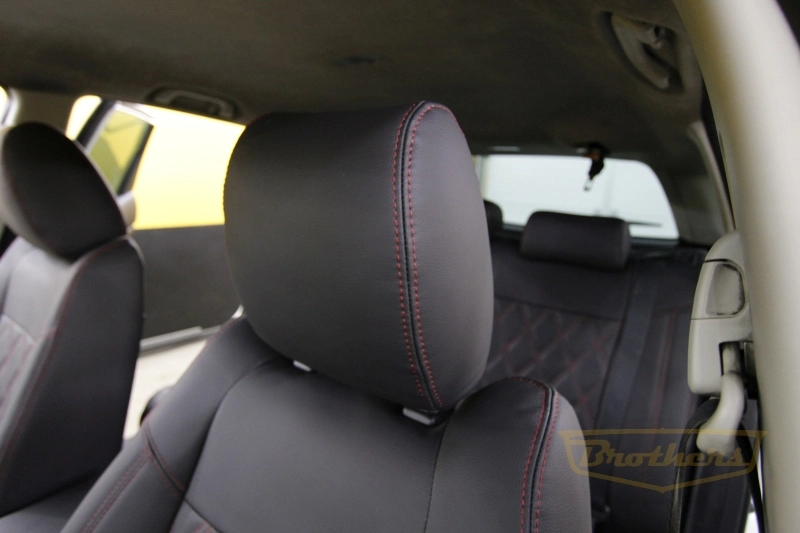 Чехлы на Mazda CX-7, серии "Premium" - красная строчка, ромбы