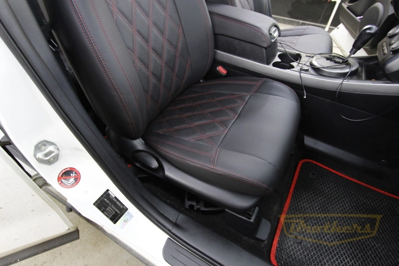 Чехлы на Mazda CX-7, серии "Premium" - красная строчка, ромбы