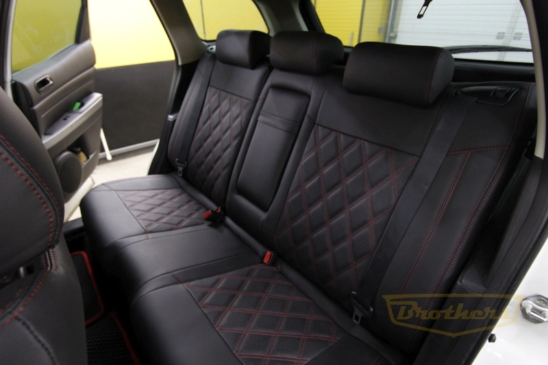 Чехлы на Mazda CX-7, серии "Premium" - красная строчка, ромбы