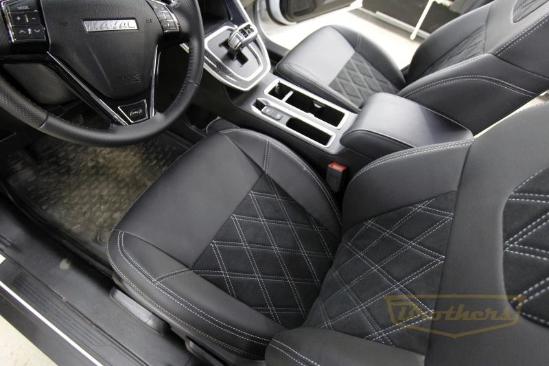 Авточехлы на сидения Хавал Haval M6 II серии "Alcantara" - серая строчка, ромбы