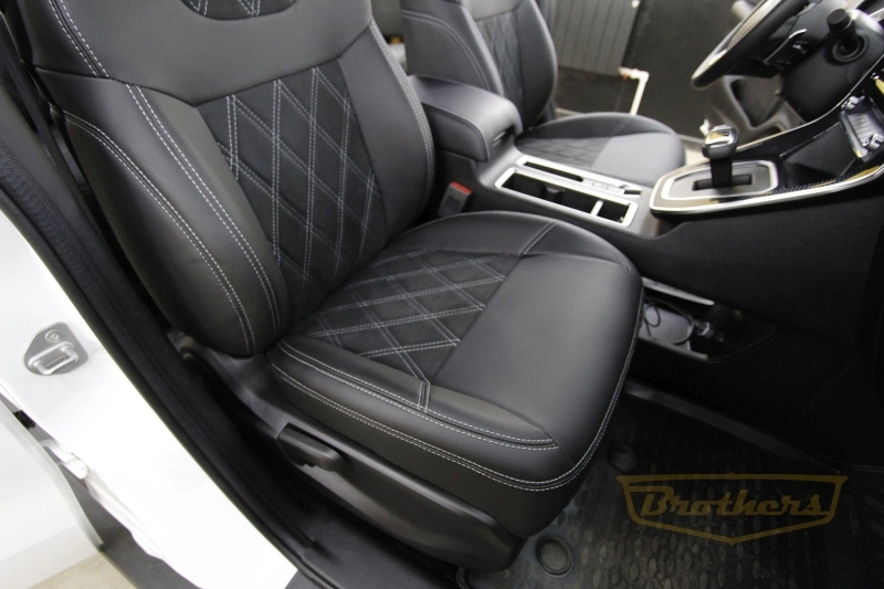 Авточехлы на сидения Хавал Haval M6 II серии "Alcantara" - серая строчка, ромбы