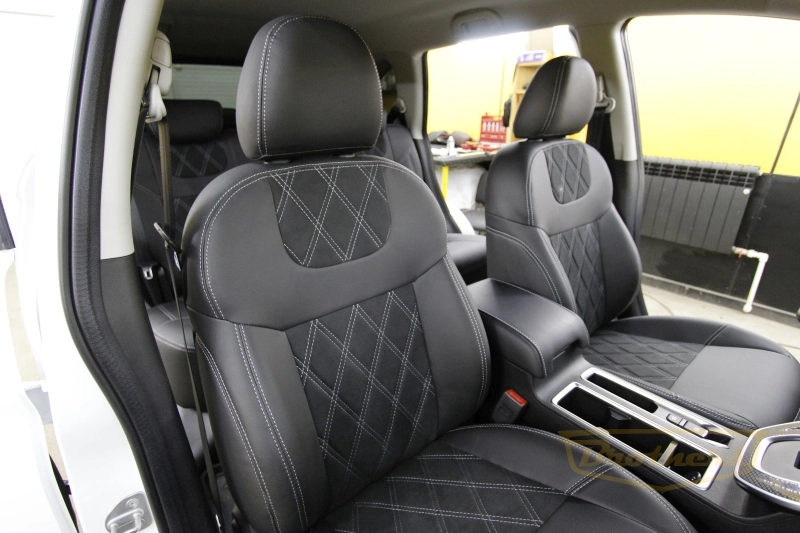 Авточехлы на сидения Хавал Haval M6 II серии "Alcantara" - серая строчка, ромбы