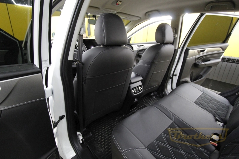 Авточехлы на сидения Хавал Haval M6 II серии "Alcantara" - серая строчка, ромбы