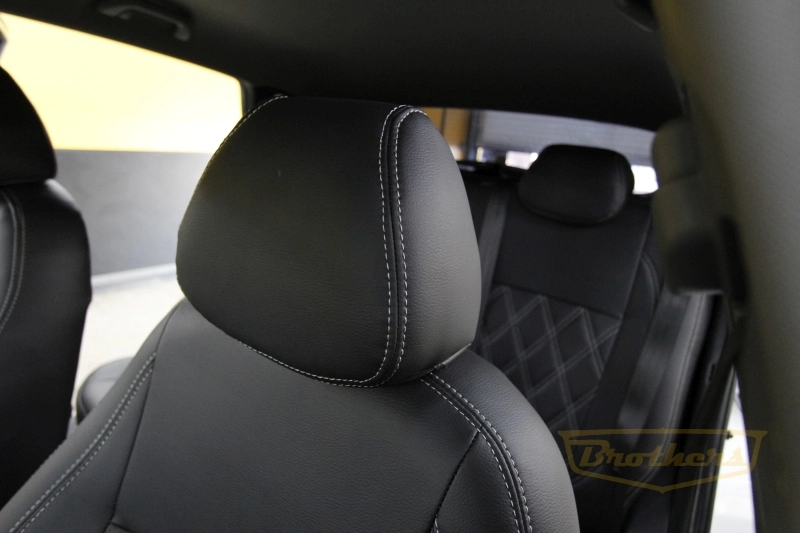 Чехлы на Hyundai Solaris (хэтчбек), серии "Premium" - серая строчка, ромбы