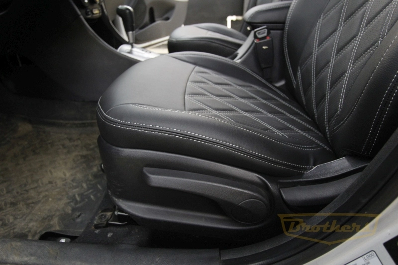 Чехлы на Hyundai Solaris (хэтчбек), серии "Premium" - серая строчка, ромбы