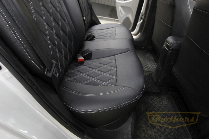 Чехлы на Hyundai Solaris (хэтчбек), серии "Premium" - серая строчка, ромбы