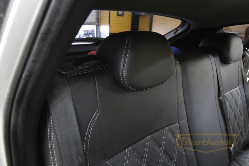 Чехлы на Hyundai Solaris (хэтчбек), серии "Premium" - серая строчка, ромбы