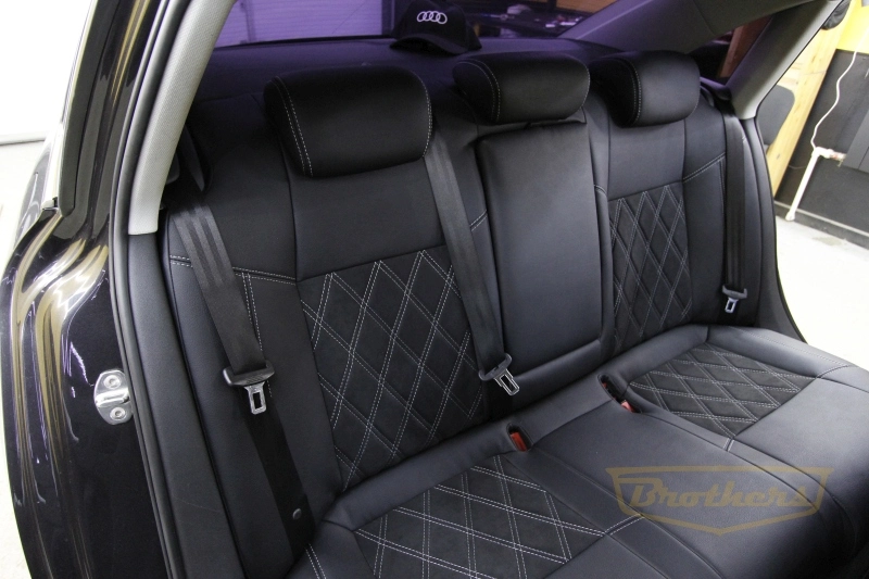 Чехлы на сидения Audi А4 (B8, рестайлинг) серии "Aurora" с алькантарой - серая строчка, ромбы (цельная спинка)