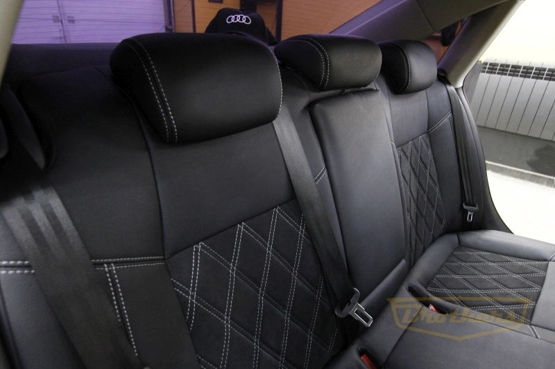 Чехлы на сидения Audi А4 (B8, рестайлинг) серии "Aurora" с алькантарой - серая строчка, ромбы (цельная спинка)