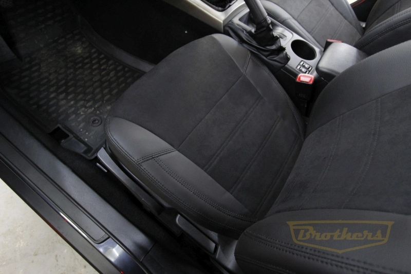 Чехлы на Subaru Forester 3 (SH), серии "Alcantara Full" - черная строчка