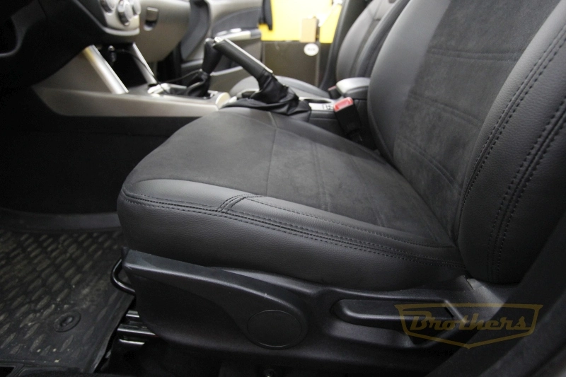 Чехлы на Subaru Forester 3 (SH), серии "Alcantara Full" - черная строчка