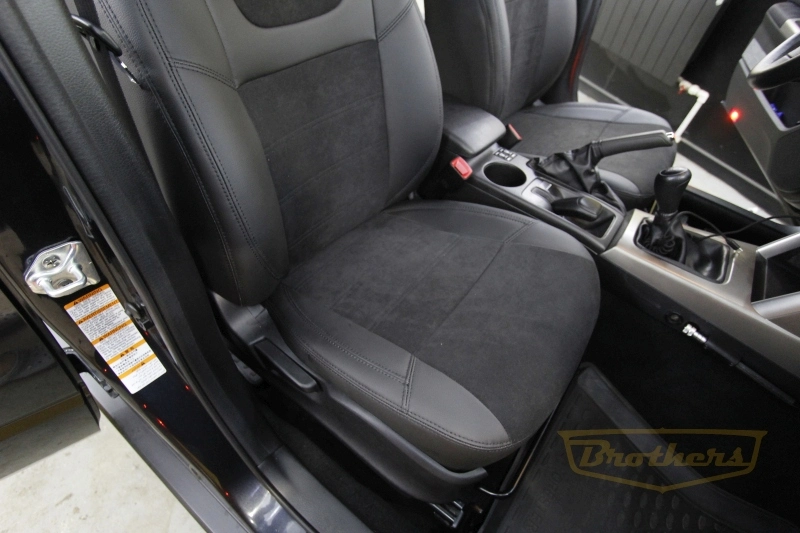 Чехлы на Subaru Forester 3 (SH), серии "Alcantara Full" - черная строчка