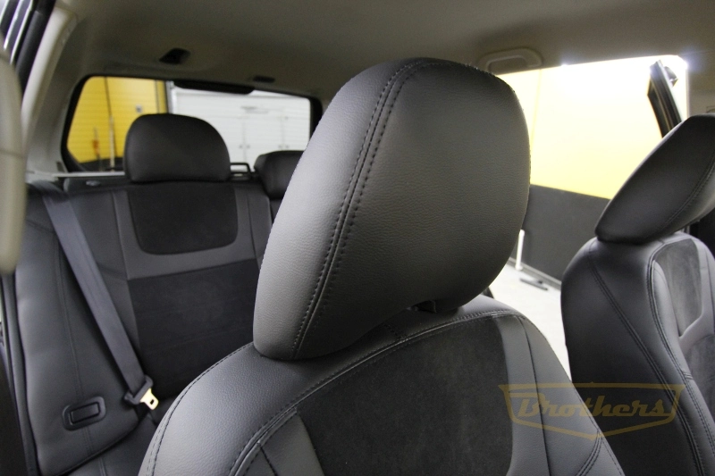 Чехлы на Subaru Forester 3 (SH), серии "Alcantara Full" - черная строчка