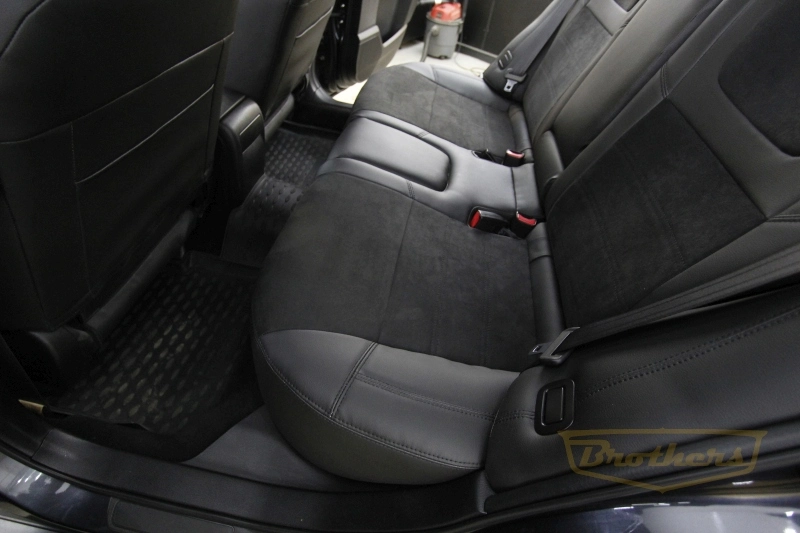 Чехлы на Subaru Forester 3 (SH), серии "Alcantara Full" - черная строчка