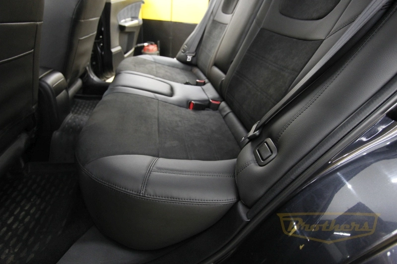 Чехлы на Subaru Forester 3 (SH), серии "Alcantara Full" - черная строчка