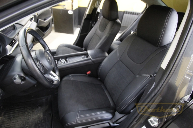 Чехлы на Mazda 6 III (GJ, рестайлинг)  серии "Aurora" - серая строчка, продление передних и задних сидений алькантарой