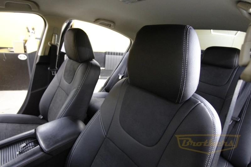 Чехлы на Mazda 6 III (GJ, рестайлинг)  серии "Aurora" - серая строчка, продление передних и задних сидений алькантарой