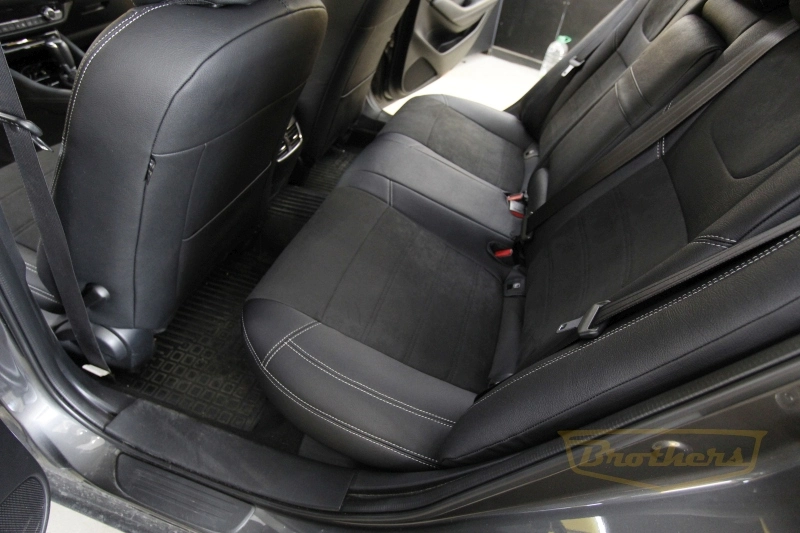 Чехлы на Mazda 6 III (GJ, рестайлинг)  серии "Aurora" - серая строчка, продление передних и задних сидений алькантарой