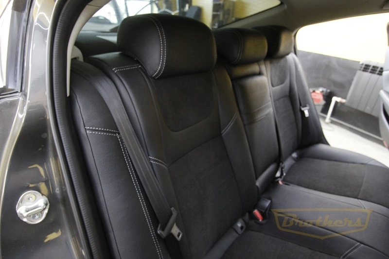 Чехлы на Mazda 6 III (GJ, рестайлинг)  серии "Aurora" - серая строчка, продление передних и задних сидений алькантарой